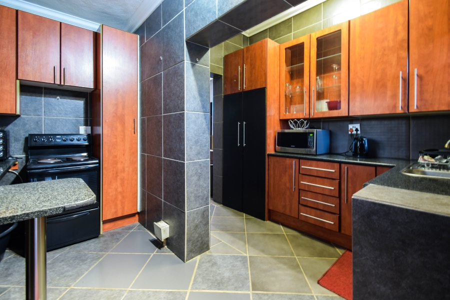 7 Bedroom Property for Sale in Mooikloof Equestrian Estate Gauteng