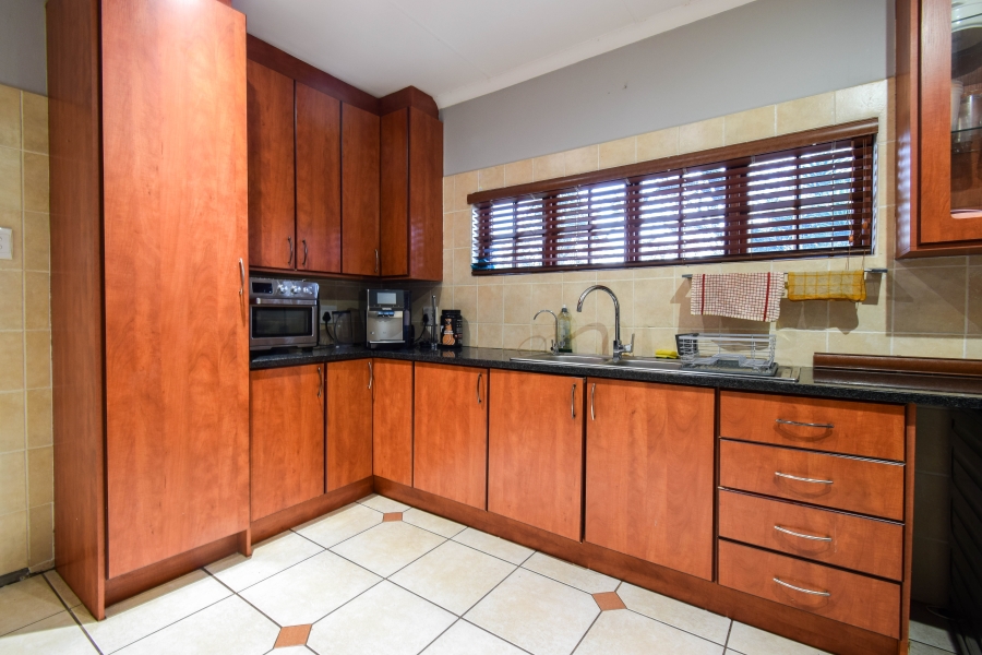 7 Bedroom Property for Sale in Mooikloof Equestrian Estate Gauteng