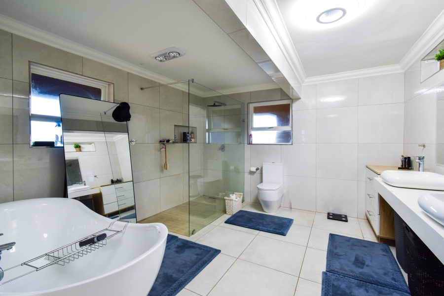 7 Bedroom Property for Sale in Mooikloof Equestrian Estate Gauteng