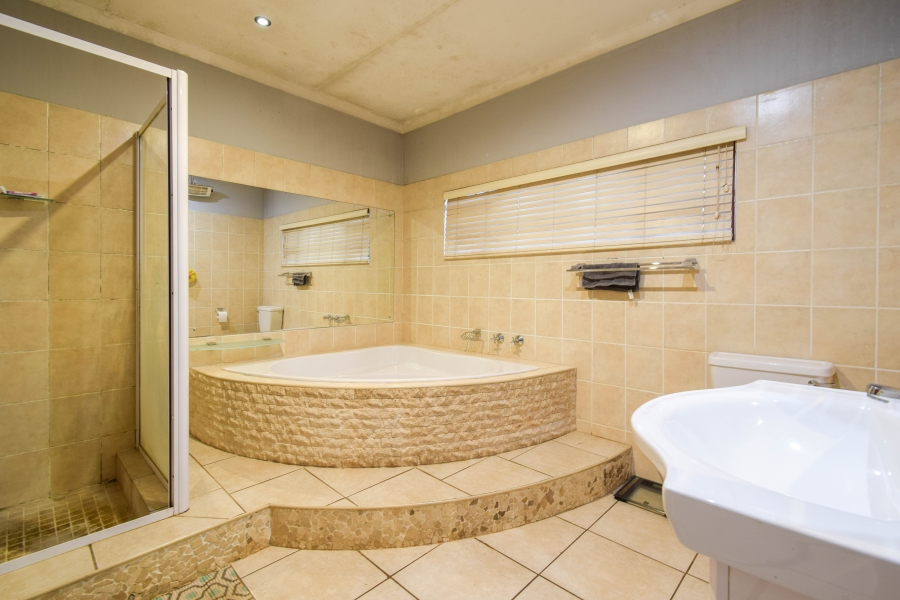 7 Bedroom Property for Sale in Mooikloof Equestrian Estate Gauteng