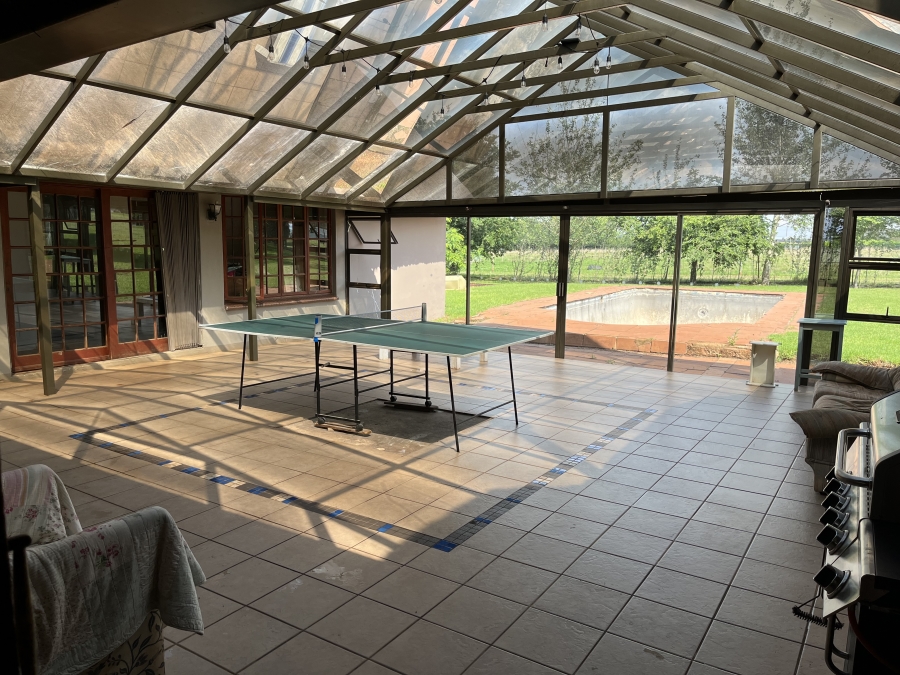 5 Bedroom Property for Sale in Bashewa A H Gauteng