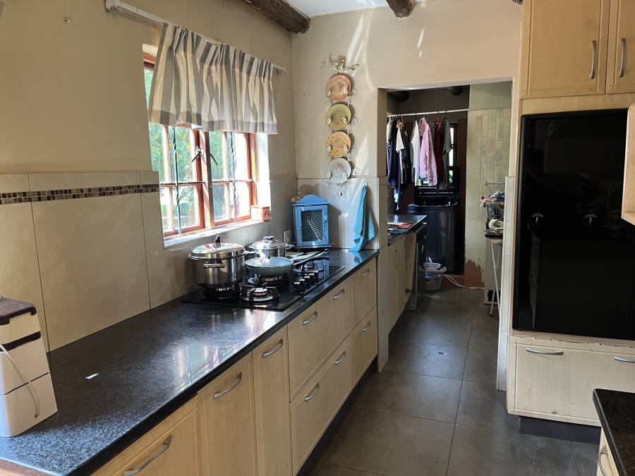 5 Bedroom Property for Sale in Bashewa A H Gauteng