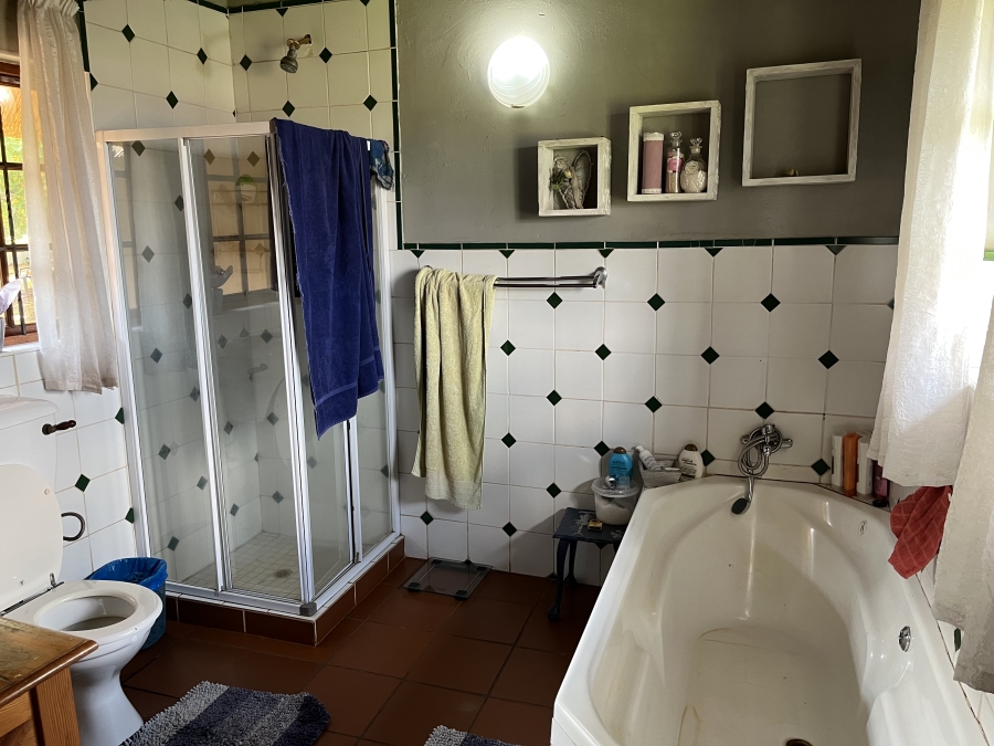 5 Bedroom Property for Sale in Bashewa A H Gauteng