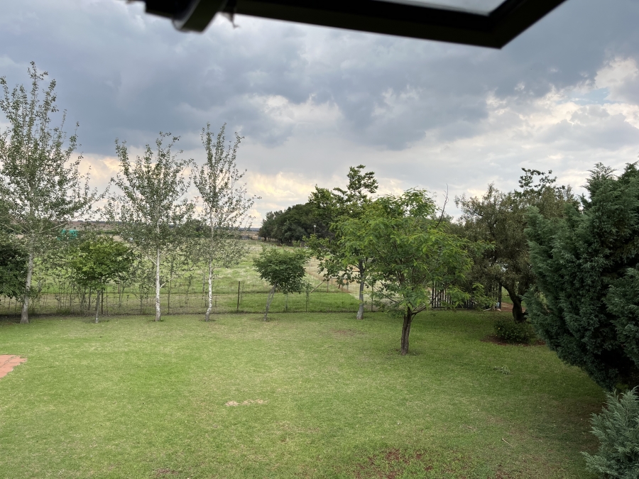 5 Bedroom Property for Sale in Bashewa A H Gauteng