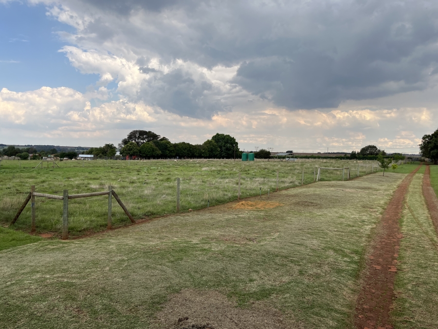 5 Bedroom Property for Sale in Bashewa A H Gauteng