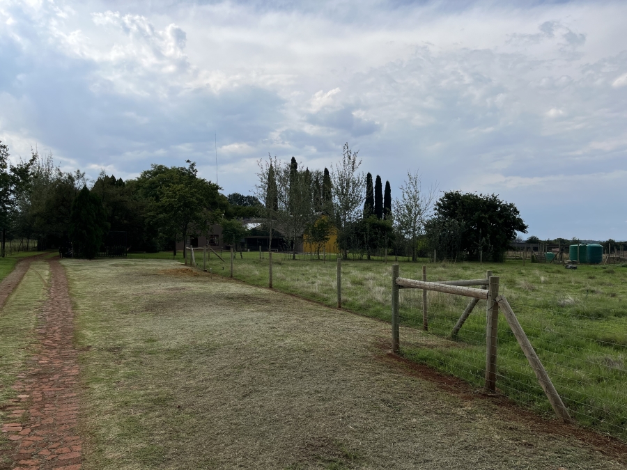 5 Bedroom Property for Sale in Bashewa A H Gauteng