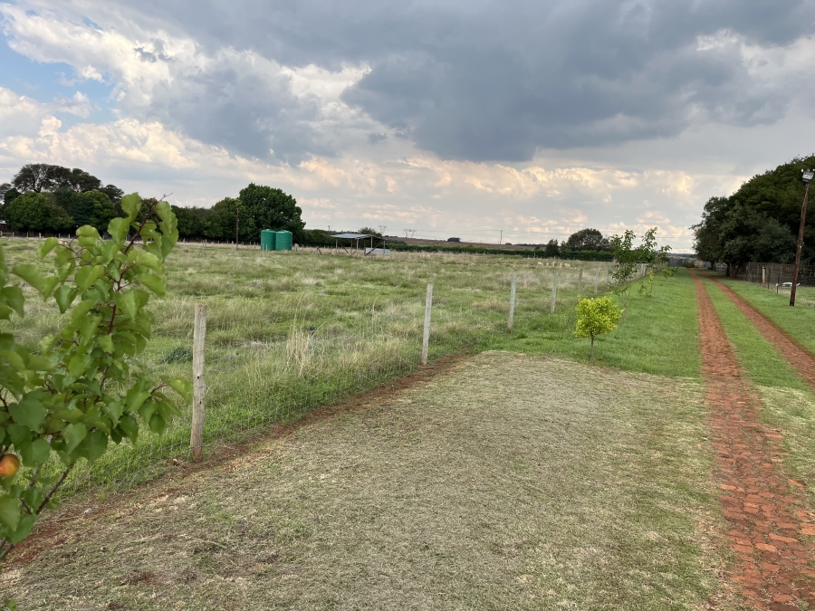 5 Bedroom Property for Sale in Bashewa A H Gauteng