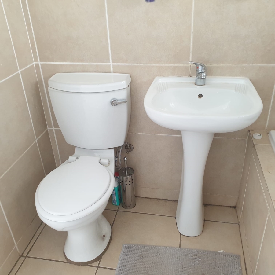1 Bedroom Property for Sale in Hesteapark Gauteng