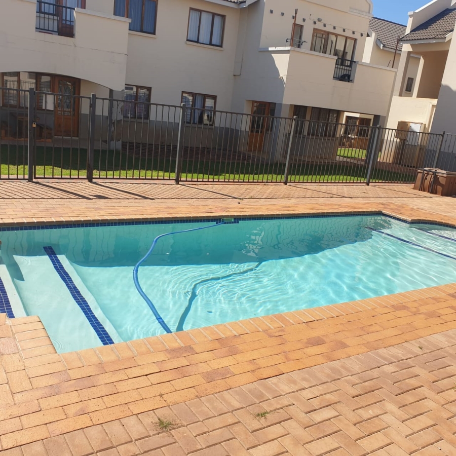 1 Bedroom Property for Sale in Hesteapark Gauteng