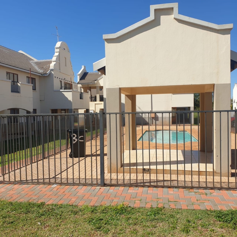 1 Bedroom Property for Sale in Hesteapark Gauteng