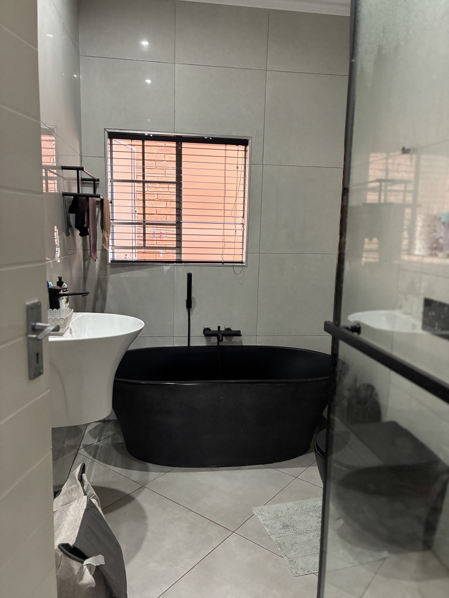 3 Bedroom Property for Sale in Mooikloof Ridge Gauteng