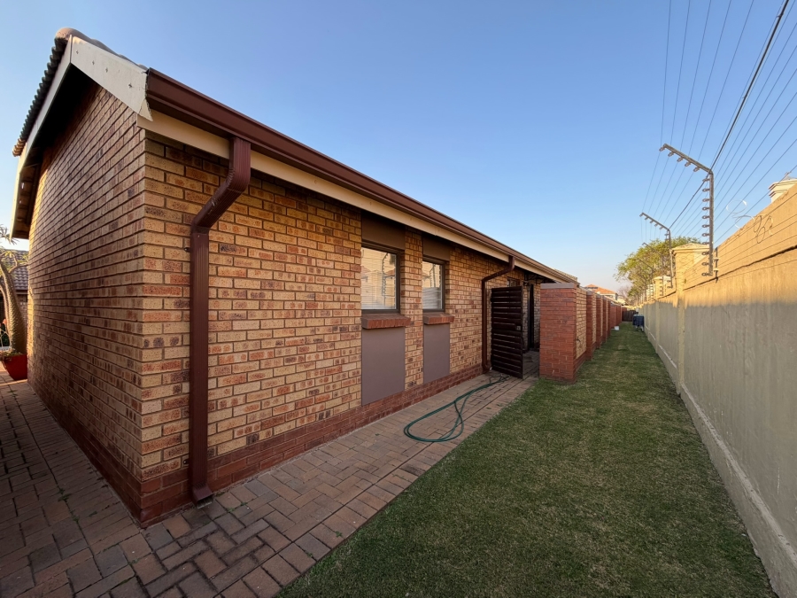 3 Bedroom Property for Sale in Montana Tuine Gauteng