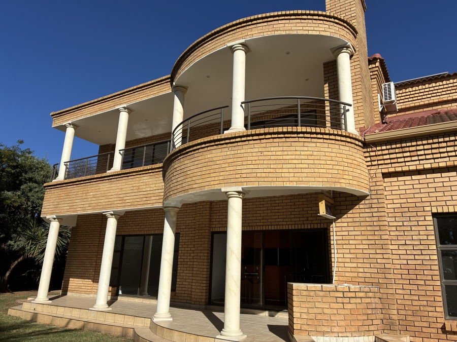 4 Bedroom Property for Sale in Woodhill Estate Gauteng