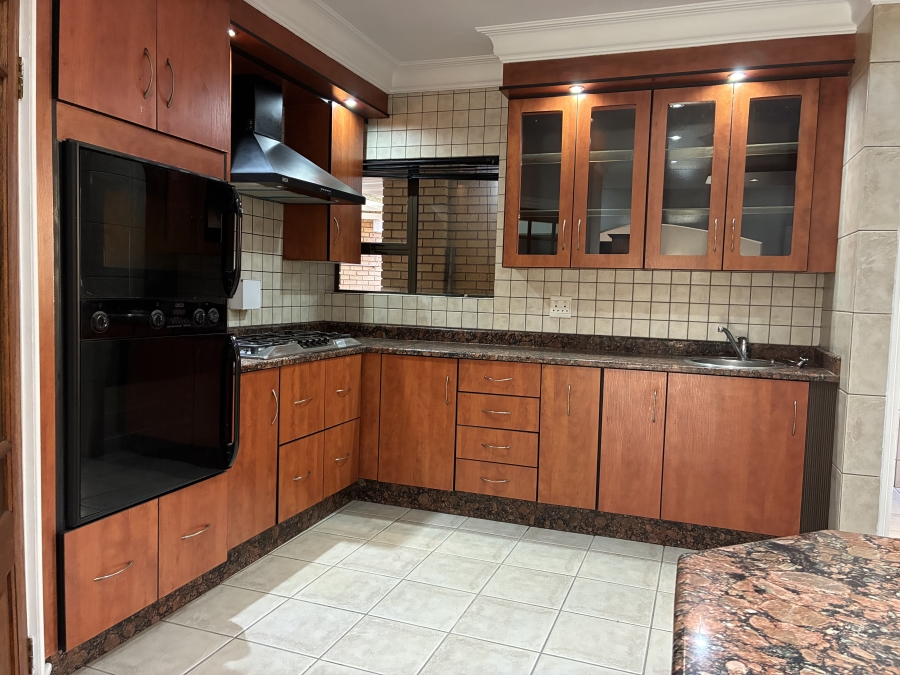 4 Bedroom Property for Sale in Woodhill Estate Gauteng