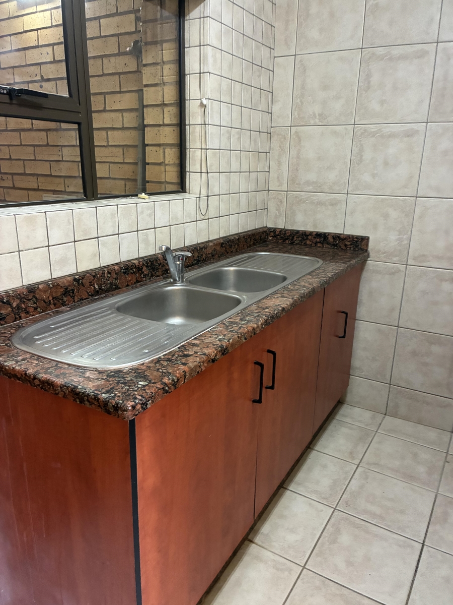 4 Bedroom Property for Sale in Woodhill Estate Gauteng