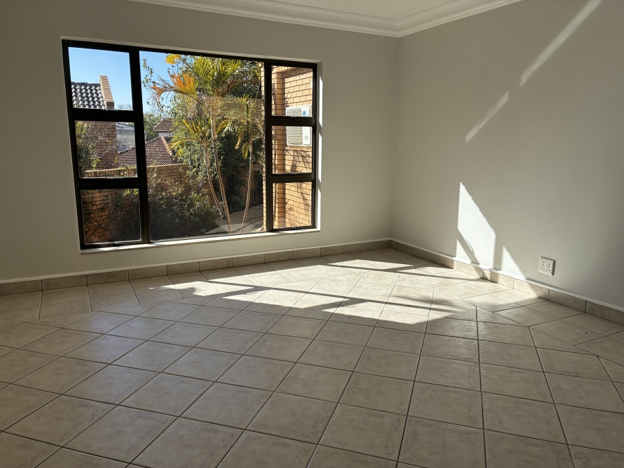 4 Bedroom Property for Sale in Woodhill Estate Gauteng