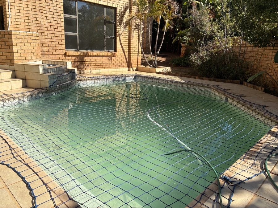 4 Bedroom Property for Sale in Woodhill Estate Gauteng