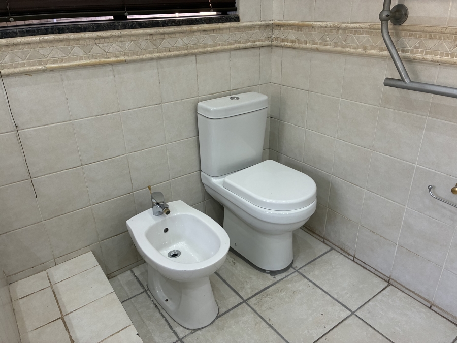 4 Bedroom Property for Sale in Woodhill Estate Gauteng