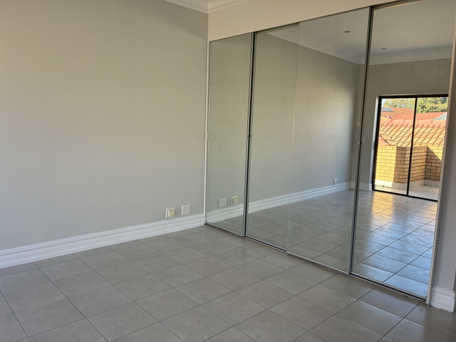 4 Bedroom Property for Sale in Woodhill Estate Gauteng
