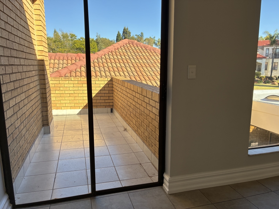 4 Bedroom Property for Sale in Woodhill Estate Gauteng