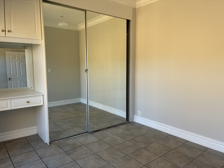 4 Bedroom Property for Sale in Woodhill Estate Gauteng