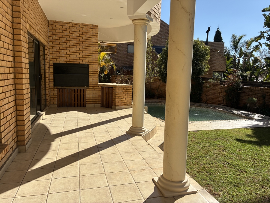 4 Bedroom Property for Sale in Woodhill Estate Gauteng