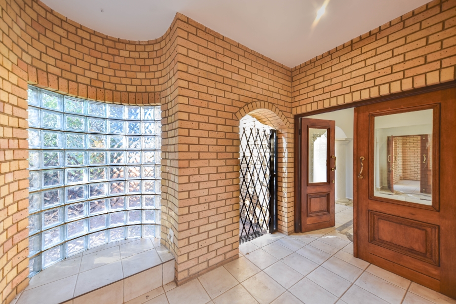 4 Bedroom Property for Sale in Woodhill Estate Gauteng
