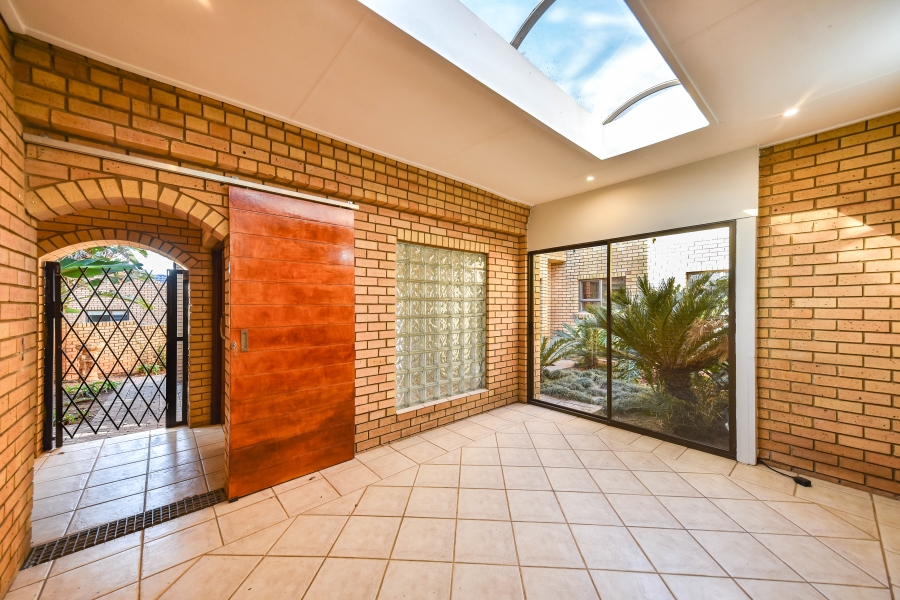 4 Bedroom Property for Sale in Woodhill Estate Gauteng