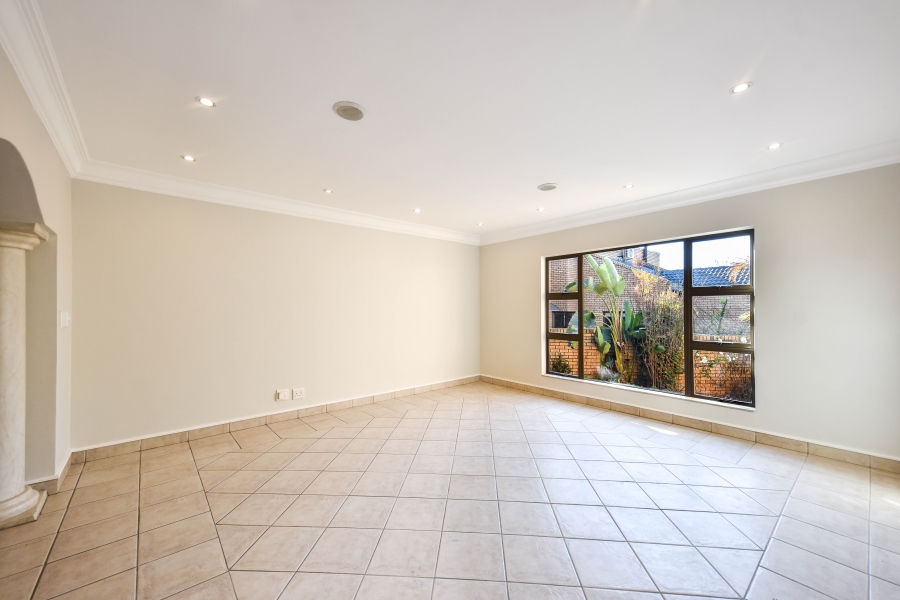4 Bedroom Property for Sale in Woodhill Estate Gauteng