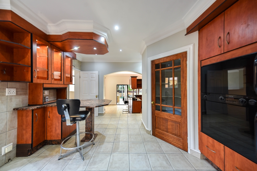 4 Bedroom Property for Sale in Woodhill Estate Gauteng