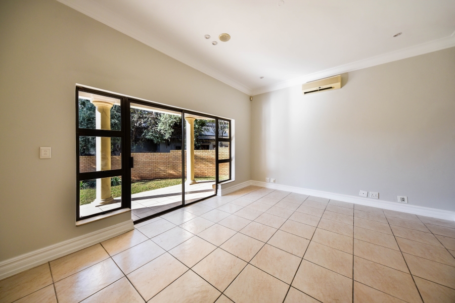 4 Bedroom Property for Sale in Woodhill Estate Gauteng