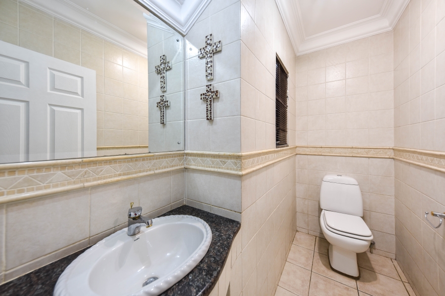 4 Bedroom Property for Sale in Woodhill Estate Gauteng