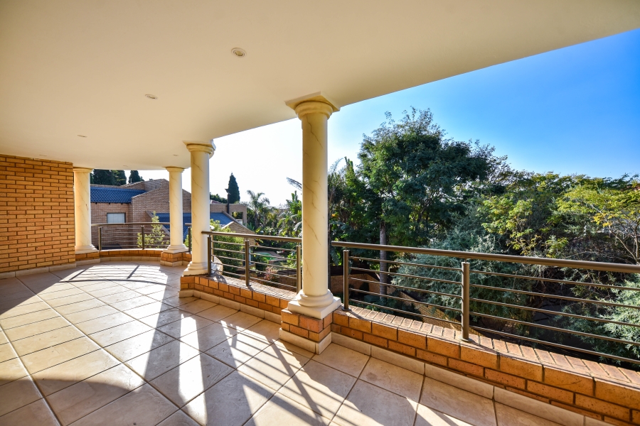 4 Bedroom Property for Sale in Woodhill Estate Gauteng