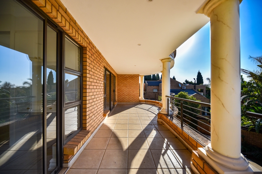 4 Bedroom Property for Sale in Woodhill Estate Gauteng