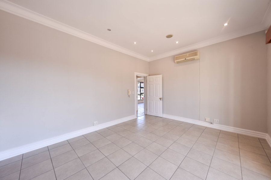 4 Bedroom Property for Sale in Woodhill Estate Gauteng