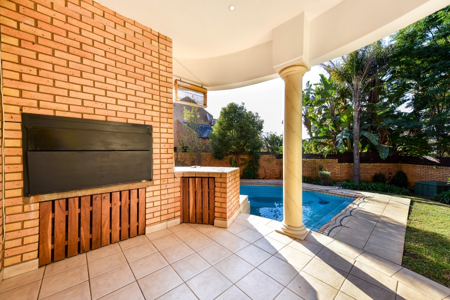4 Bedroom Property for Sale in Woodhill Estate Gauteng