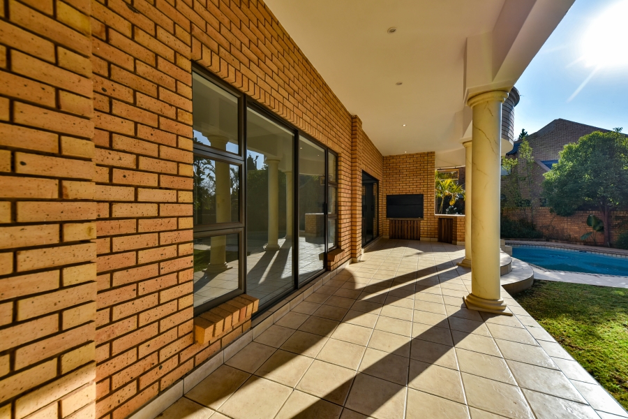 4 Bedroom Property for Sale in Woodhill Estate Gauteng