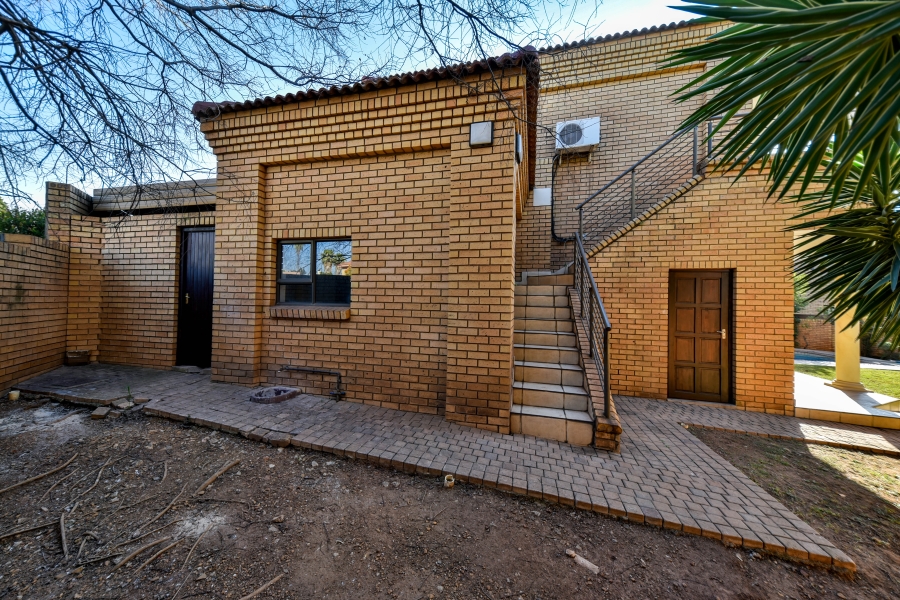 4 Bedroom Property for Sale in Woodhill Estate Gauteng