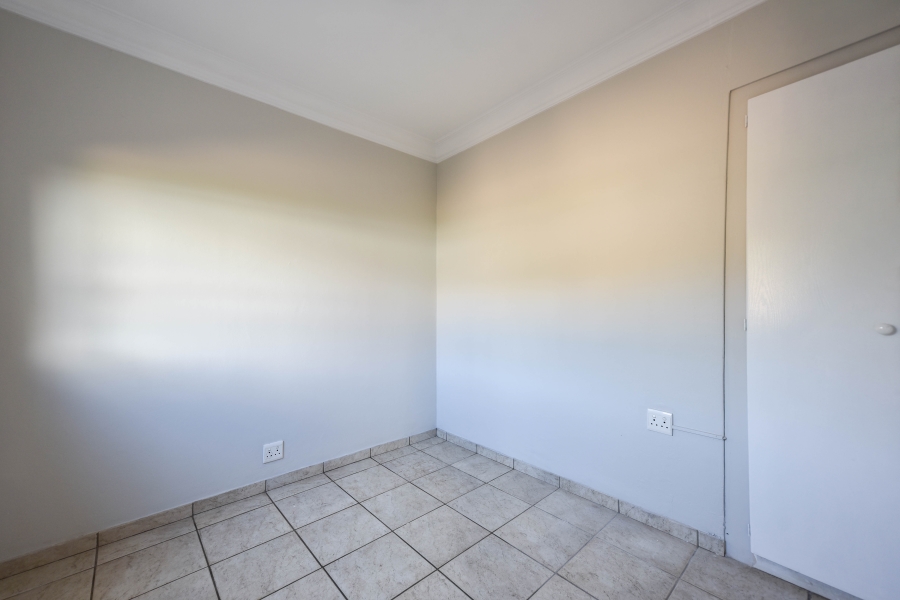 4 Bedroom Property for Sale in Woodhill Estate Gauteng