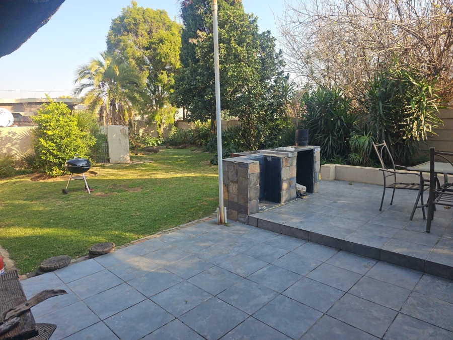 4 Bedroom Property for Sale in Brackendowns Gauteng