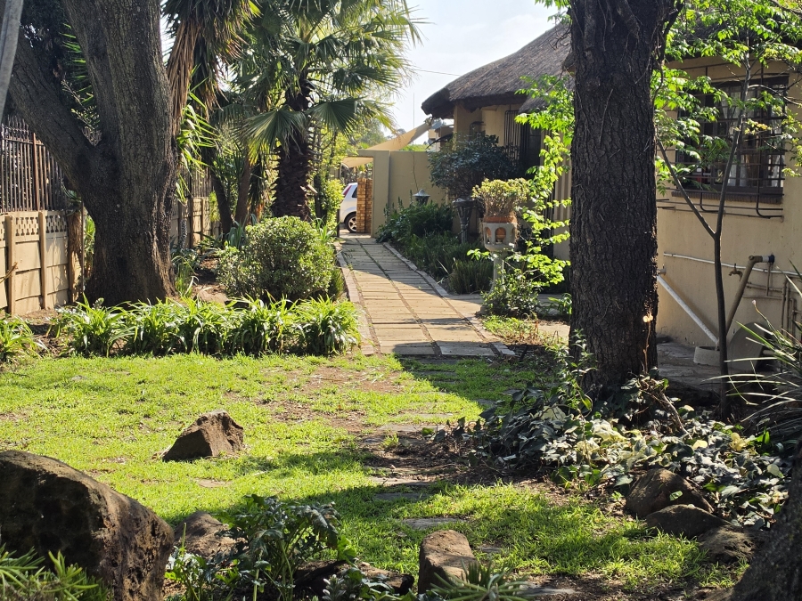 4 Bedroom Property for Sale in Brackendowns Gauteng