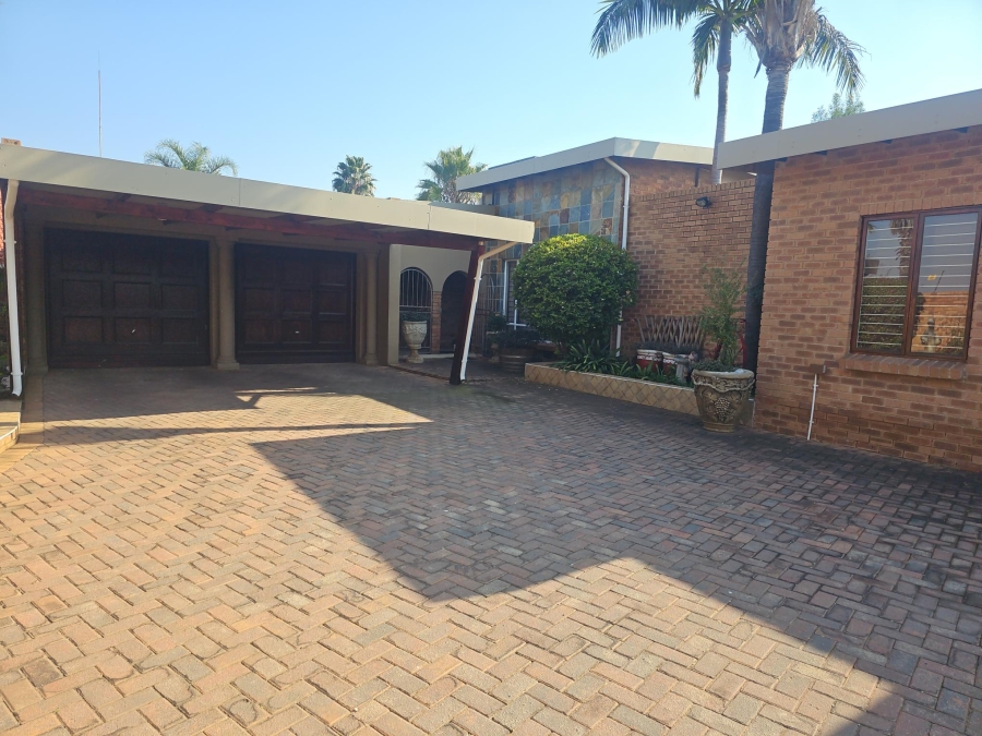 4 Bedroom Property for Sale in Brackenhurst Gauteng