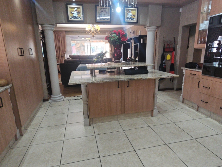 4 Bedroom Property for Sale in Brackenhurst Gauteng
