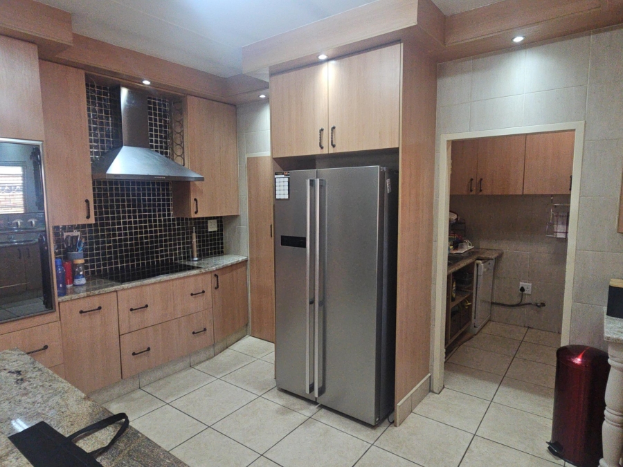 4 Bedroom Property for Sale in Brackenhurst Gauteng