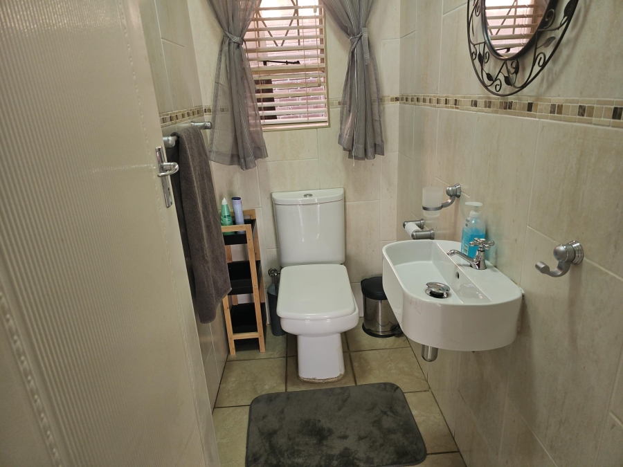 4 Bedroom Property for Sale in Brackenhurst Gauteng