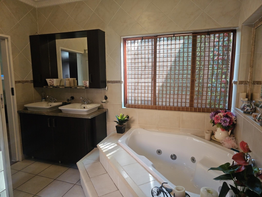 4 Bedroom Property for Sale in Brackenhurst Gauteng