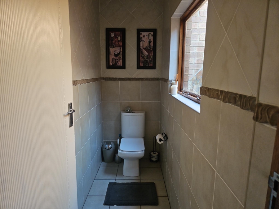4 Bedroom Property for Sale in Brackenhurst Gauteng