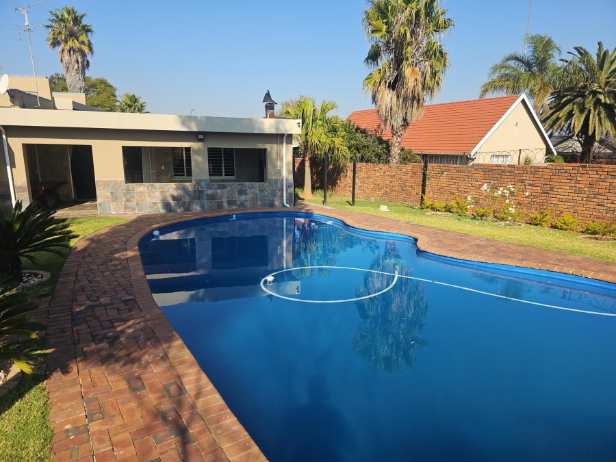 4 Bedroom Property for Sale in Brackenhurst Gauteng