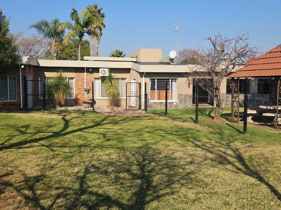 4 Bedroom Property for Sale in Brackenhurst Gauteng