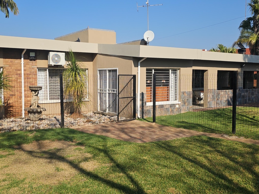 4 Bedroom Property for Sale in Brackenhurst Gauteng